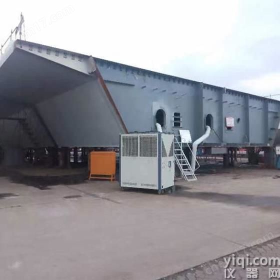 20HP冷風(fēng)機(jī)鋼箱梁現(xiàn)場.jpg